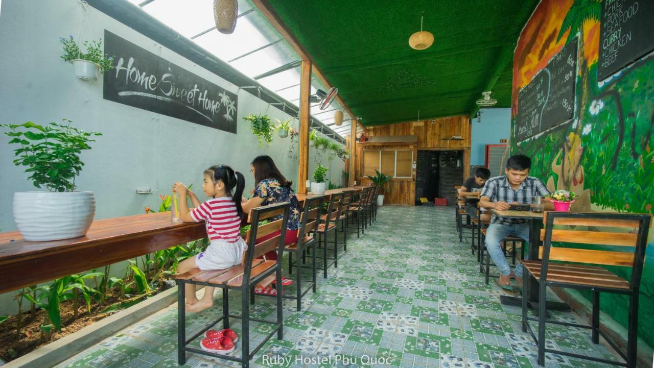 Ruby Phu Quoc Hostel מראה חיצוני תמונה