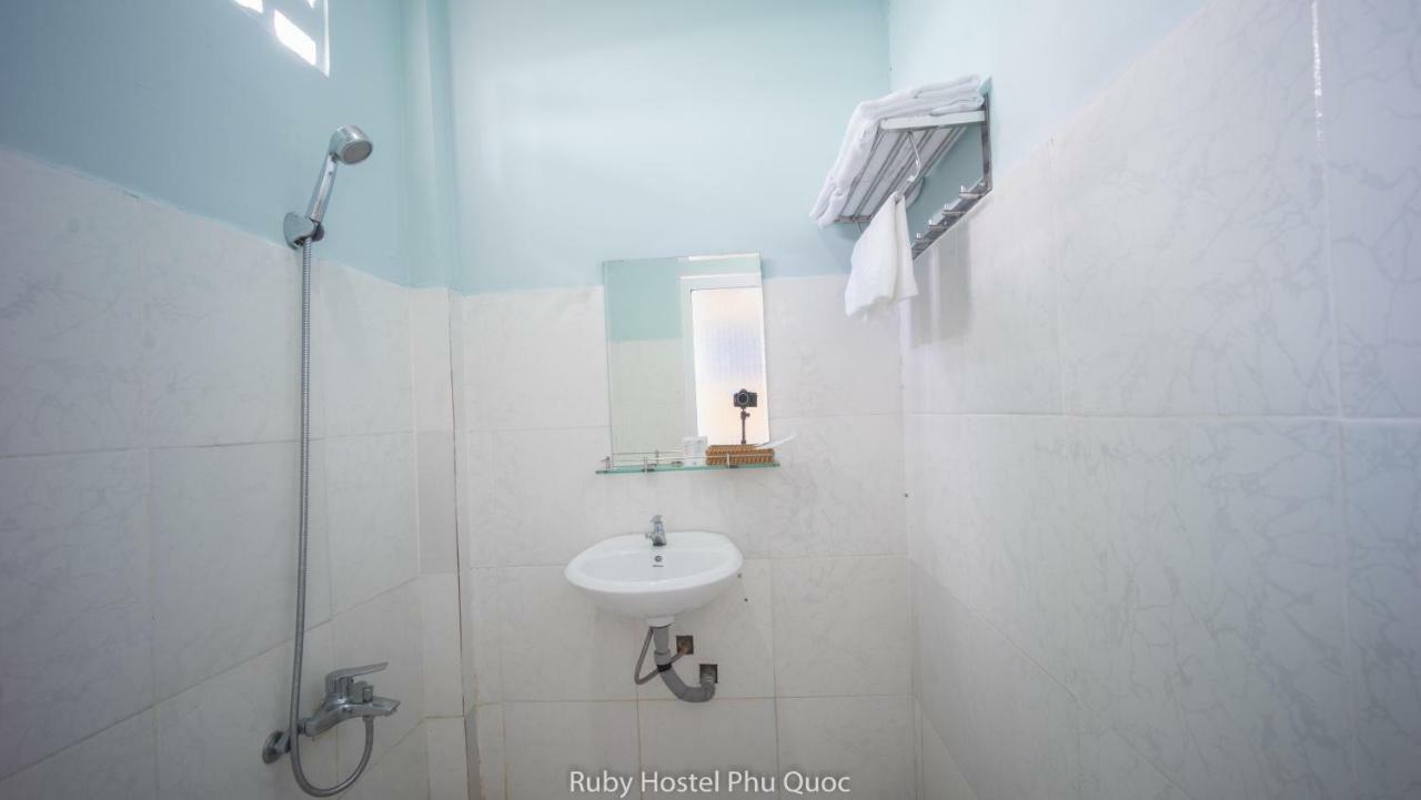 Ruby Phu Quoc Hostel מראה חיצוני תמונה