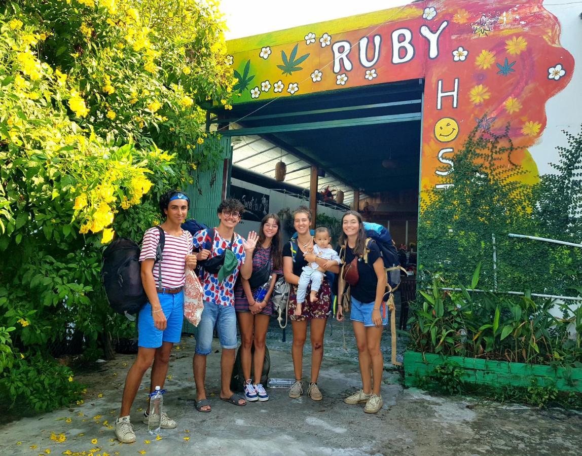 Ruby Phu Quoc Hostel מראה חיצוני תמונה